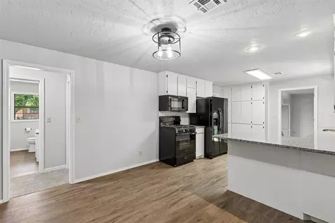 Entry Way - 318 S Walnut St, Apache, OK 73006 photo 3 of 3