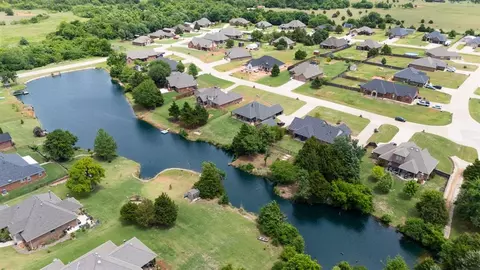 535 Eagle Lake Ln, Newcastle, OK 73065