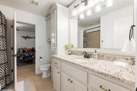 Bath - 535 Eagle Lake Ln, Newcastle, OK 73065 photo 6 of 7