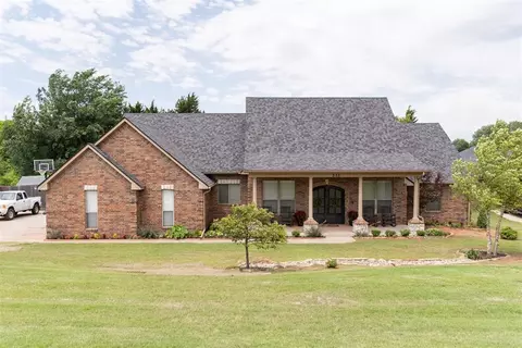 Exterior - 535 Eagle Lake Ln, Newcastle, OK 73065 photo 1 of 6