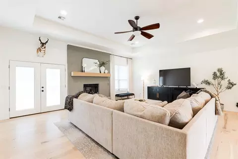 Living - 535 Eagle Lake Ln, Newcastle, OK 73065 photo 2 of 4