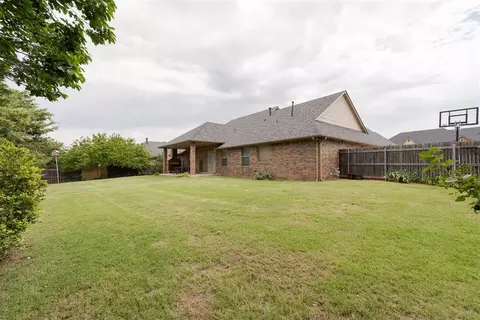 Exterior - 535 Eagle Lake Ln, Newcastle, OK 73065 photo 4 of 6