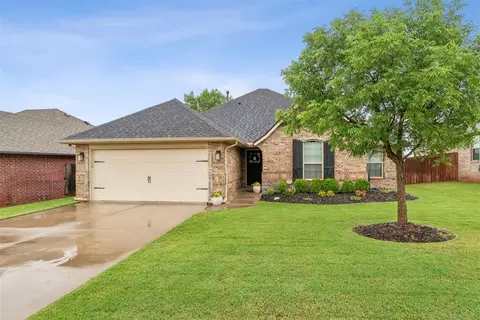 2340 Santa Monica St, Edmond, OK 73034