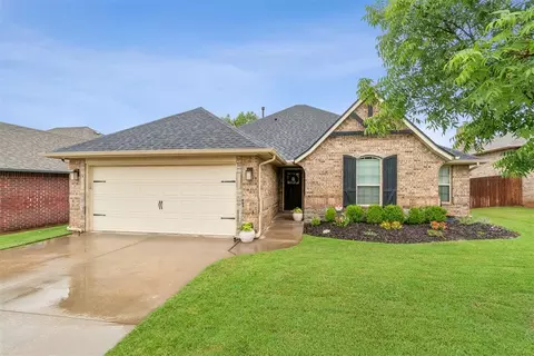 2340 Santa Monica St, Edmond, OK 73034