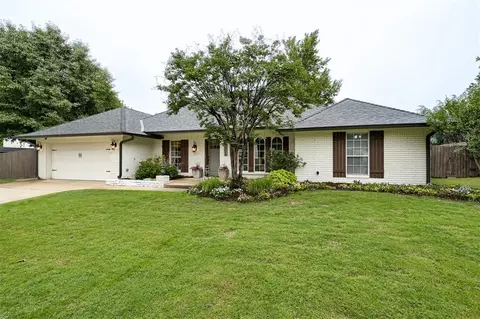 Exterior - 3926 Warwick Dr, Norman, OK 73072 photo 2 of 9