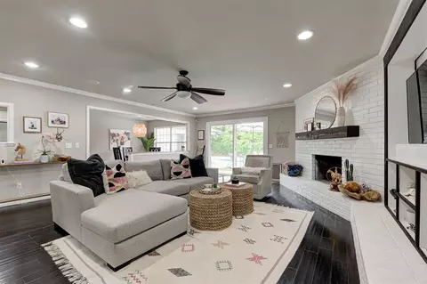 Living - 3926 Warwick Dr, Norman, OK 73072 photo 6 of 6