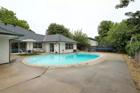 Exterior - 3926 Warwick Dr, Norman, OK 73072 photo 7 of 9