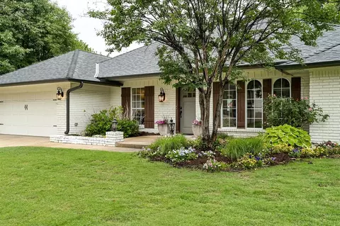 Exterior - 3926 Warwick Dr, Norman, OK 73072 photo 3 of 9