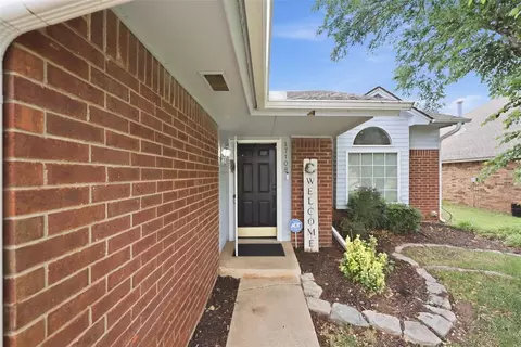 17108 Sunny Hollow Rd, Edmond, OK 73012
