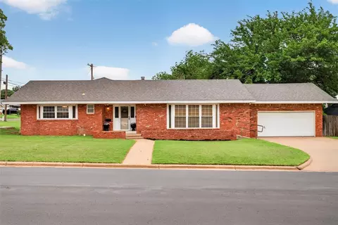 1003 E Proctor Ave, Weatherford, OK 73096