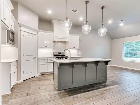 8400 Rainier St, Edmond, OK 73034