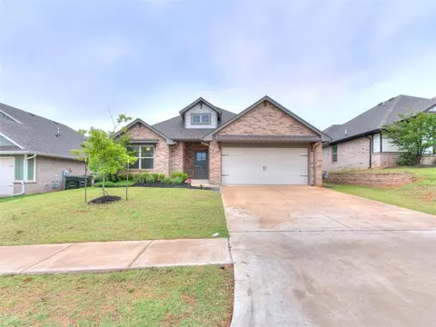 8400 Rainier St, Edmond, OK 73034