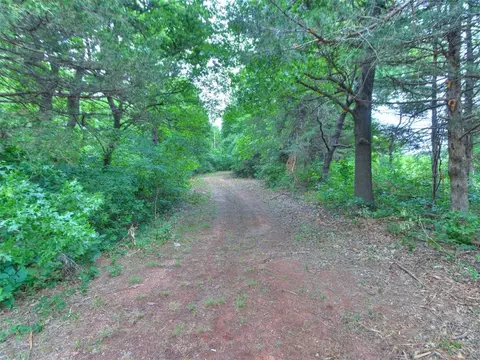 1107 Willow Creek Dr, Guthrie, OK 73044