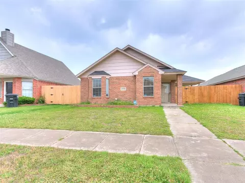 1309 SW 24th St, Moore, OK 73170