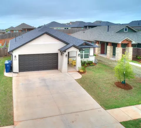 3809 NW 176th St, Edmond, OK 73012