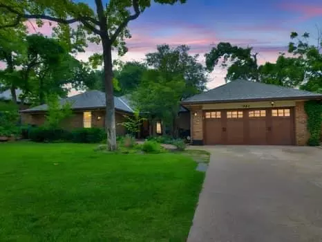 1002 Sunny Brook Dr, Edmond, OK 73034