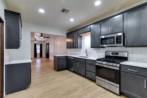 Kitchen - 316 E Jackson St, Crescent, OK 73028 photo 4 of 5