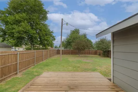 Exterior - 316 E Jackson St, Crescent, OK 73028 photo 3 of 4