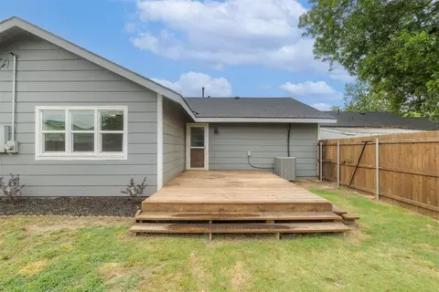Exterior - 316 E Jackson St, Crescent, OK 73028 photo 4 of 4