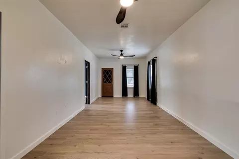 Living - 316 E Jackson St, Crescent, OK 73028 photo 3 of 5