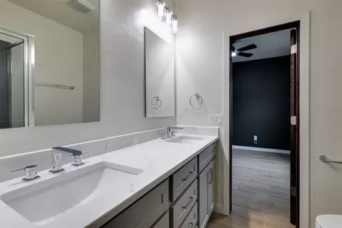 Bath - 316 E Jackson St, Crescent, OK 73028 photo 6 of 8