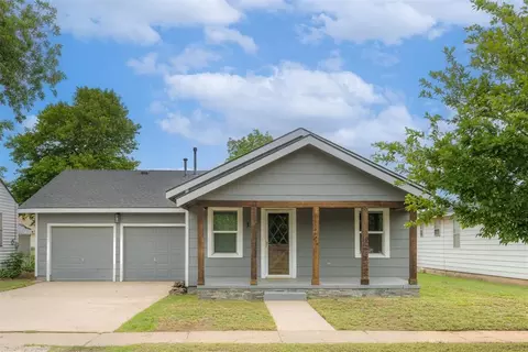 Exterior - 316 E Jackson St, Crescent, OK 73028 photo 2 of 4