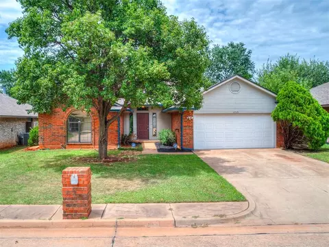 1713 Yosemite Pl, Edmond, OK 73003