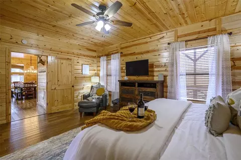 Bedroom - 225 Stevens Rd, Broken Bow, OK 74728 photo 2 of 8