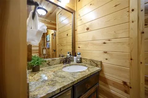 Bath - 225 Stevens Rd, Broken Bow, OK 74728 photo 4 of 6