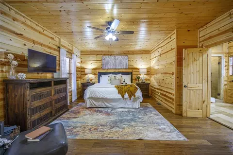 Bedroom - 225 Stevens Rd, Broken Bow, OK 74728 photo 1 of 8