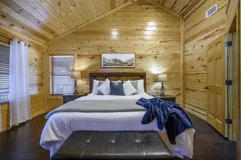 Bedroom - 225 Stevens Rd, Broken Bow, OK 74728 photo 3 of 8