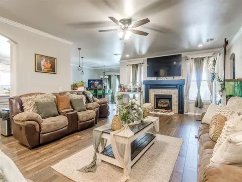 Living - 763 S Sara Rd, Tuttle, OK 73089 photo 1 of 4