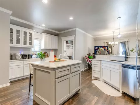 Kitchen - 763 S Sara Rd, Tuttle, OK 73089 photo 5 of 6