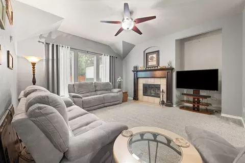 8694 Mallard Ln, Edmond, OK 73034