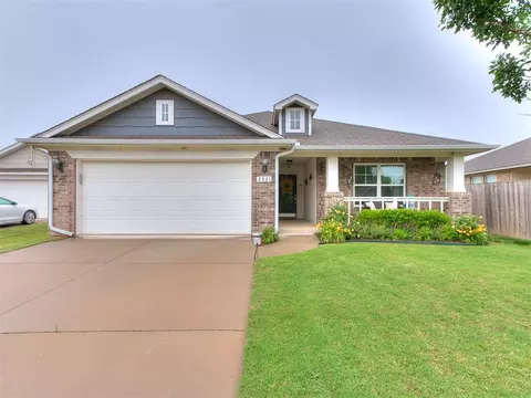 3521 Piney River Dr, Yukon, OK 73099
