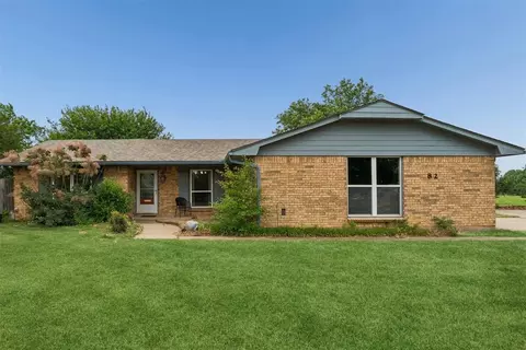82 E Meadowlark Rd, Lawton, OK 73507