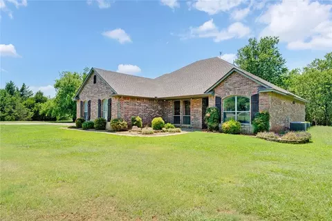 12374 Fairfield Rd, Guthrie, OK 73044