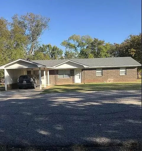 1820 W Ardmore Ave, Sulphur, OK 73086