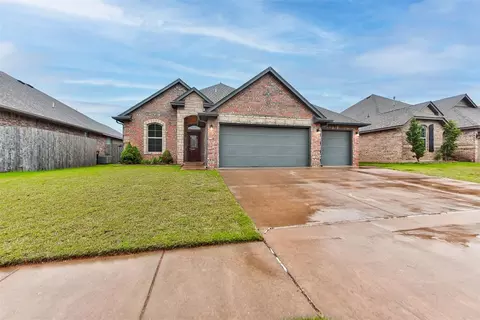 11828 SW 18th St, Yukon, OK 73099