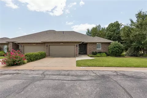 1916 NW 161st St, Edmond, OK 73013