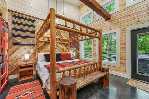 Bedroom - 144 Hidden Pines Loop, Broken Bow, OK 74728 photo 4 of 7