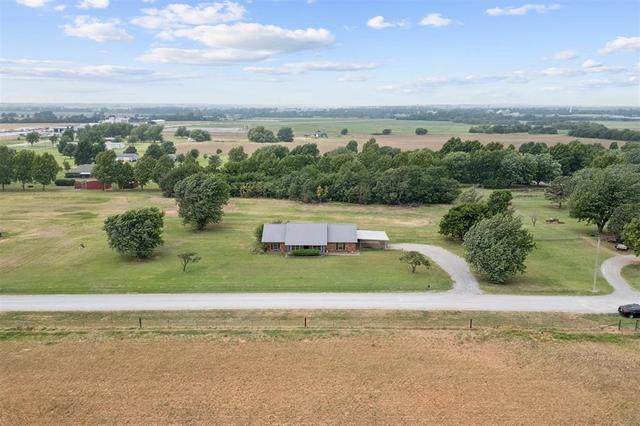 415 SE Chisholm Trail Rd, Minco, OK 73059