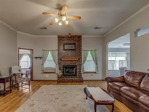 Living - Undisclosed, Moore, OK 73160 photo 2 of 3