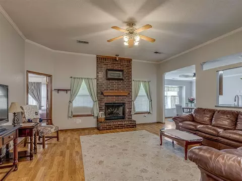 Living - Undisclosed, Moore, OK 73160 photo 1 of 3