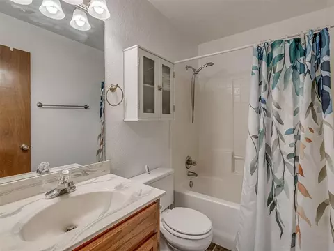 Bath - Undisclosed, Moore, OK 73160 photo 5 of 7
