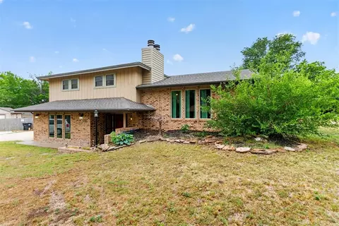 2640 Hummingbird Ln, Enid, OK 73703