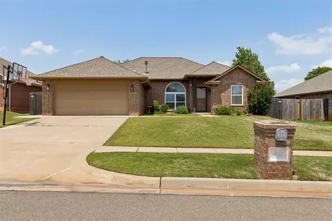 1621 Chambers St, Norman, OK 73071