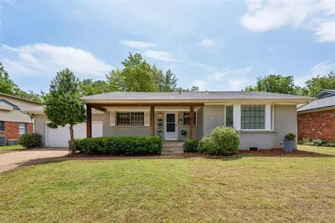 9816 Chesterton Pl, The Village, OK 73120