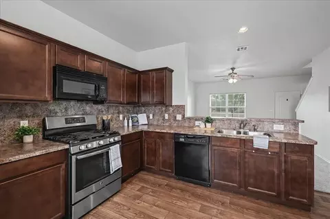 Kitchen - 9616 Eli Dr, Moore, OK 73160 photo 2 of 3