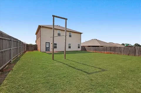 Exterior - 9616 Eli Dr, Moore, OK 73160 photo 4 of 4